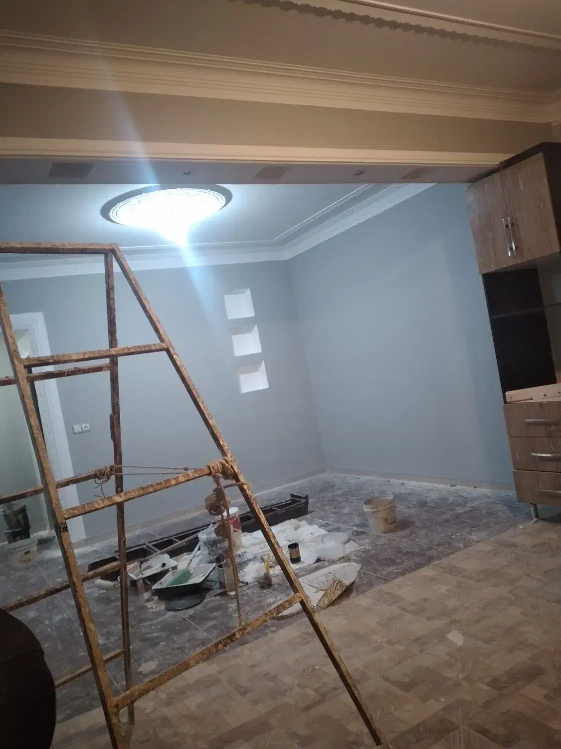 رنگ آمیزی پذیرفته میشود|خدمات پیشه و مهارت|بم, |دیوار