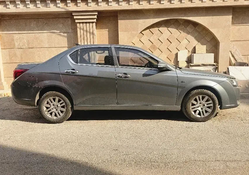 دنا پلاس ۹۹|خودرو سواری و وانت|پرند, فاز ۲|دیوار