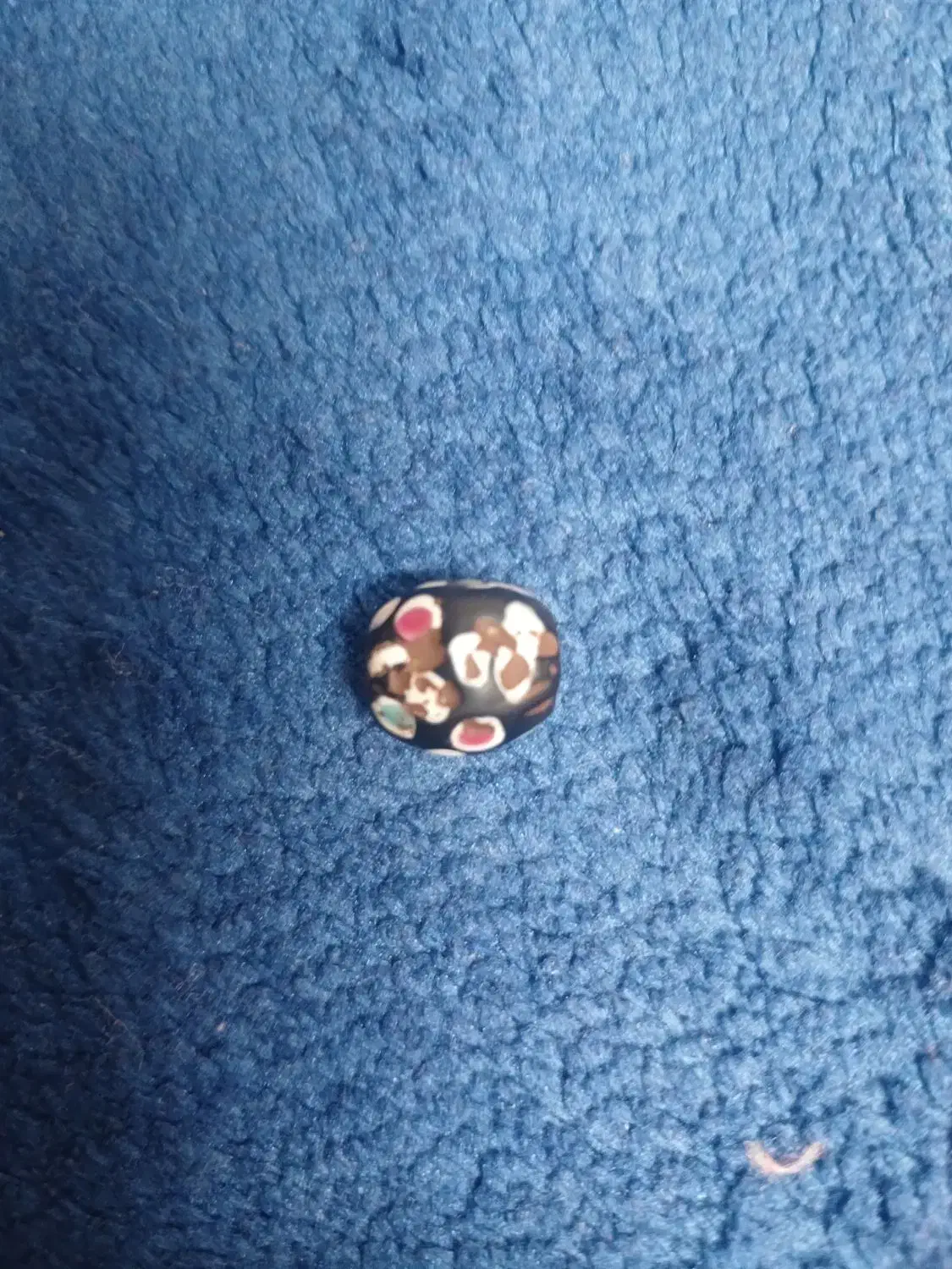 سنگ چشم نظر|کلکسیون اشیاء عتیقه|ری, شهرک نظامی|دیوار