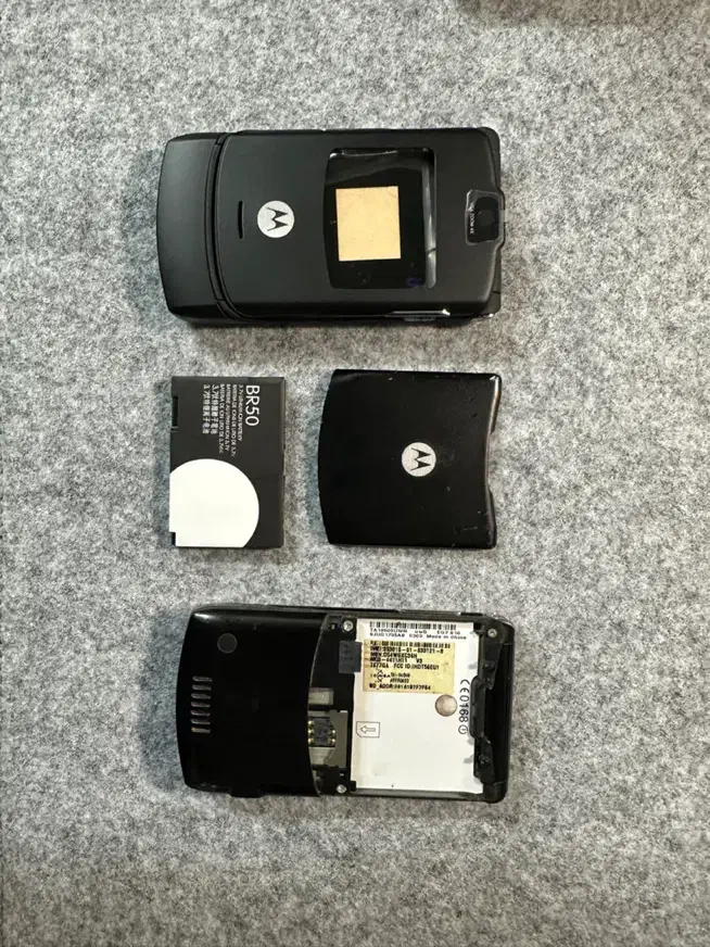 گوشی موتورولا V3i|موبایل|تهران, چیتگر شمالی|دیوار