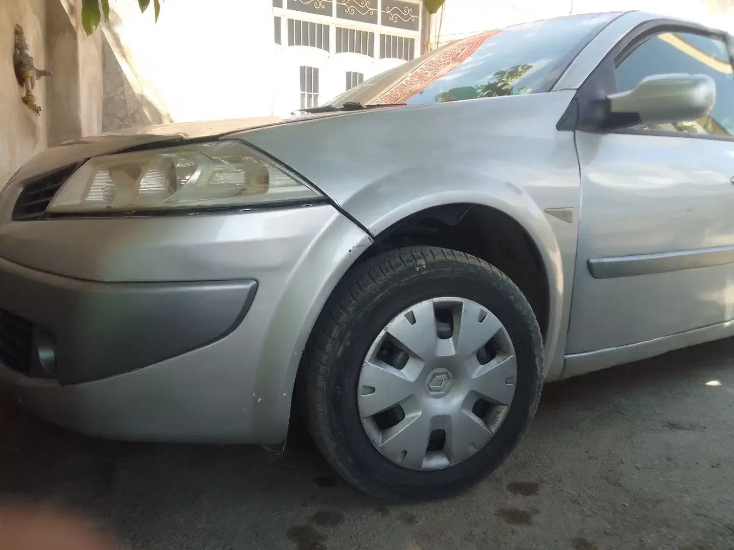 مگان نقره ای مدل ۲۰۰۹|خودرو سواری و وانت|لنجان, |دیوار