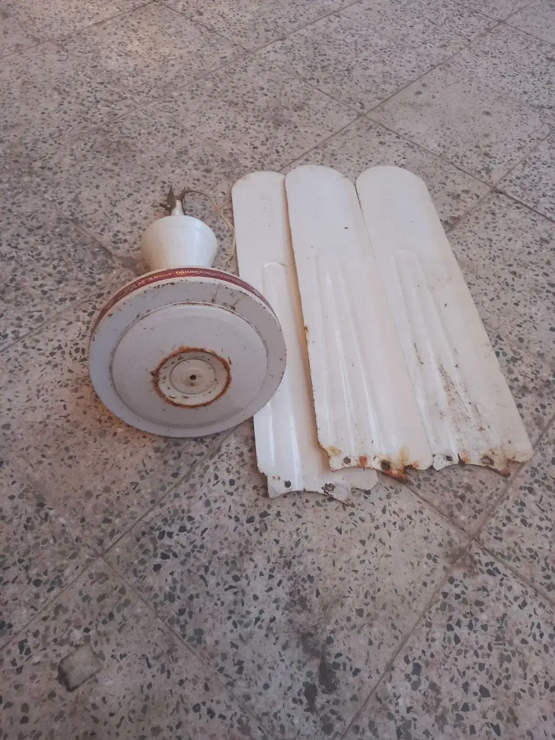 پنکه سقفی|پنکه و تصفیه‌کنندهٔ هوا|شوشتر, |دیوار