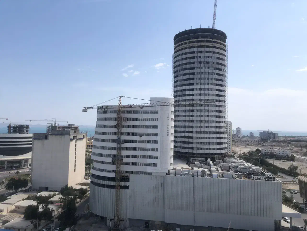 برج 35 طبقه. تاپ ایلند برج A|فروش آپارتمان|قشم, |دیوار