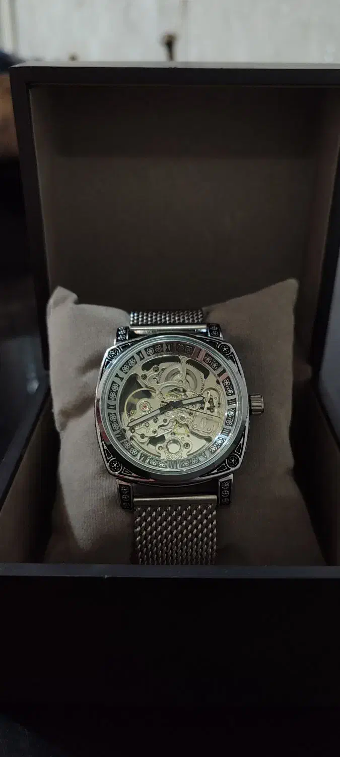 ساعت مچی|ساعت|قرچک, زیبا شهر|دیوار