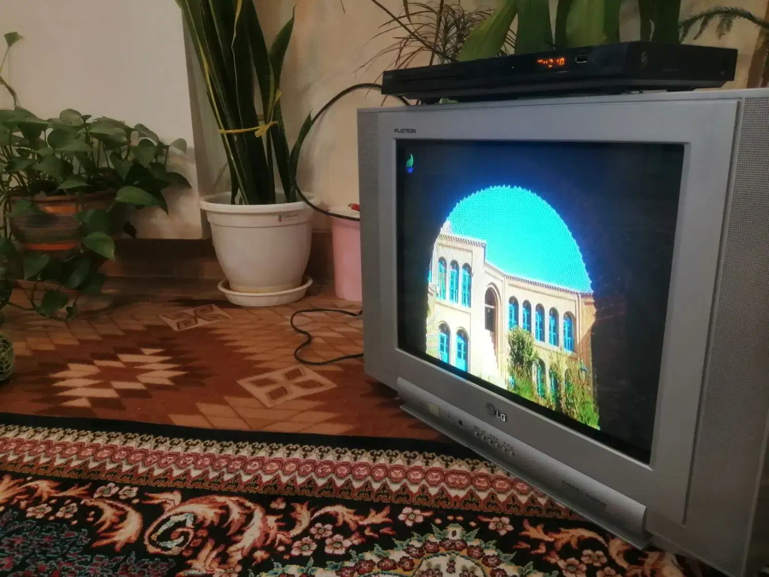 تلویزیون ۲۱ال جی کره ای اصل|تلویزیون و پروژکتور|نجف‌آباد, شهید بهشتی|دیوار