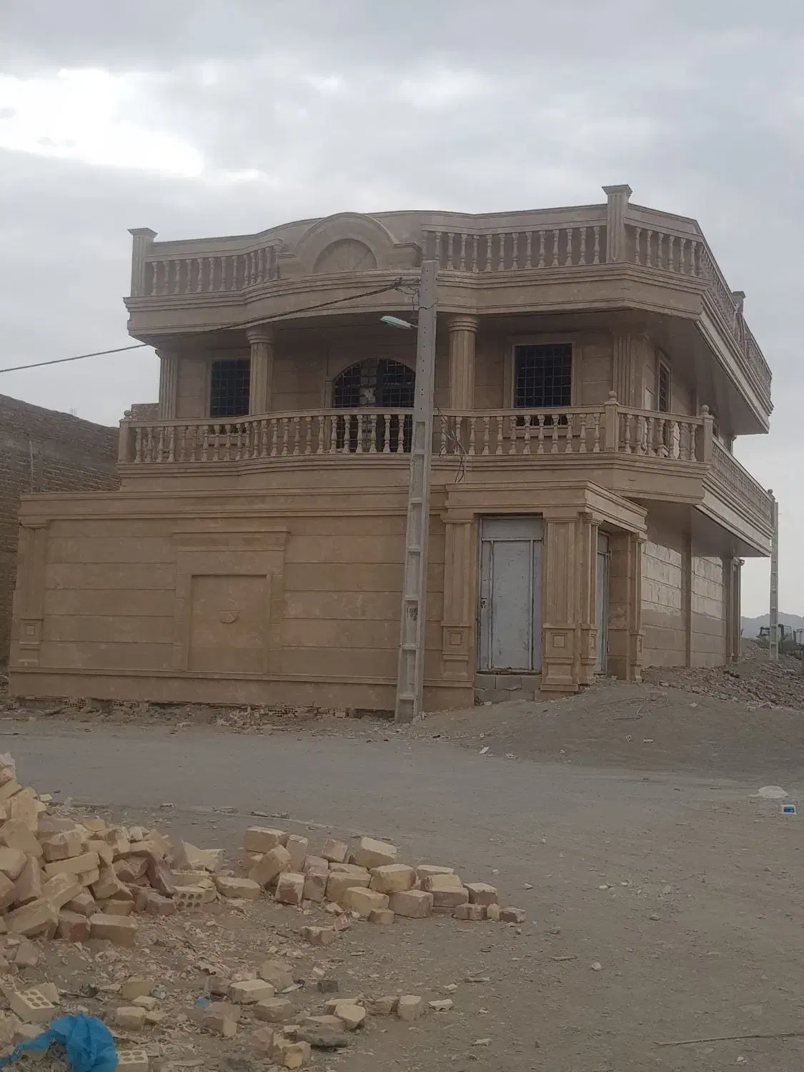 فروش منزل دوطبقه نزدیک بیمارستان جدید|فروش خانه و ویلا|سراوان, |دیوار