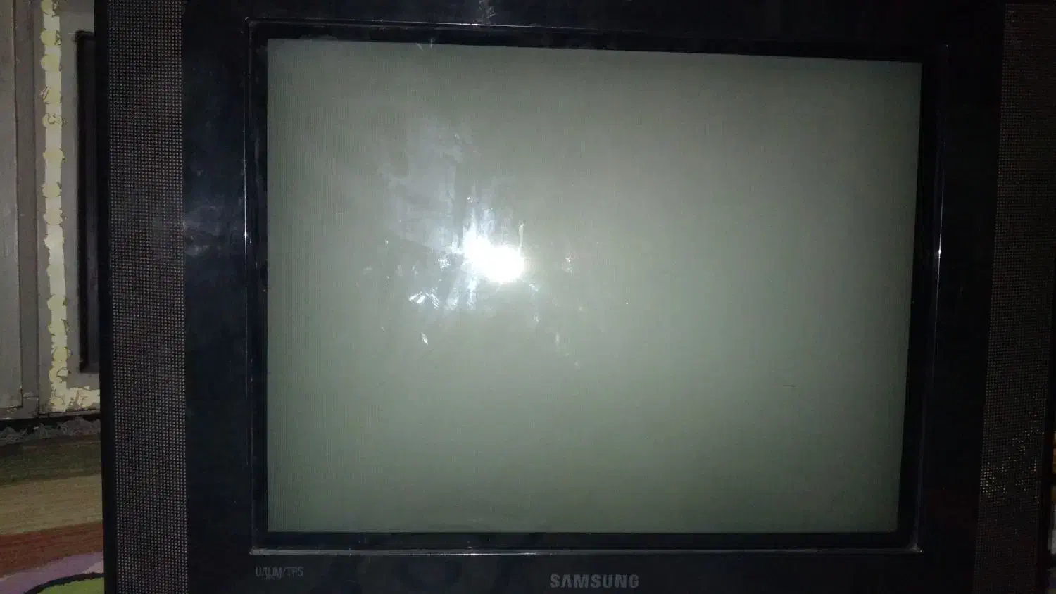 تلویزیون ۲۱ اینچ سامسونگ صفحه تخت|تلویزیون و پروژکتور|پاکدشت, پاکدشت (مامازند)|دیوار