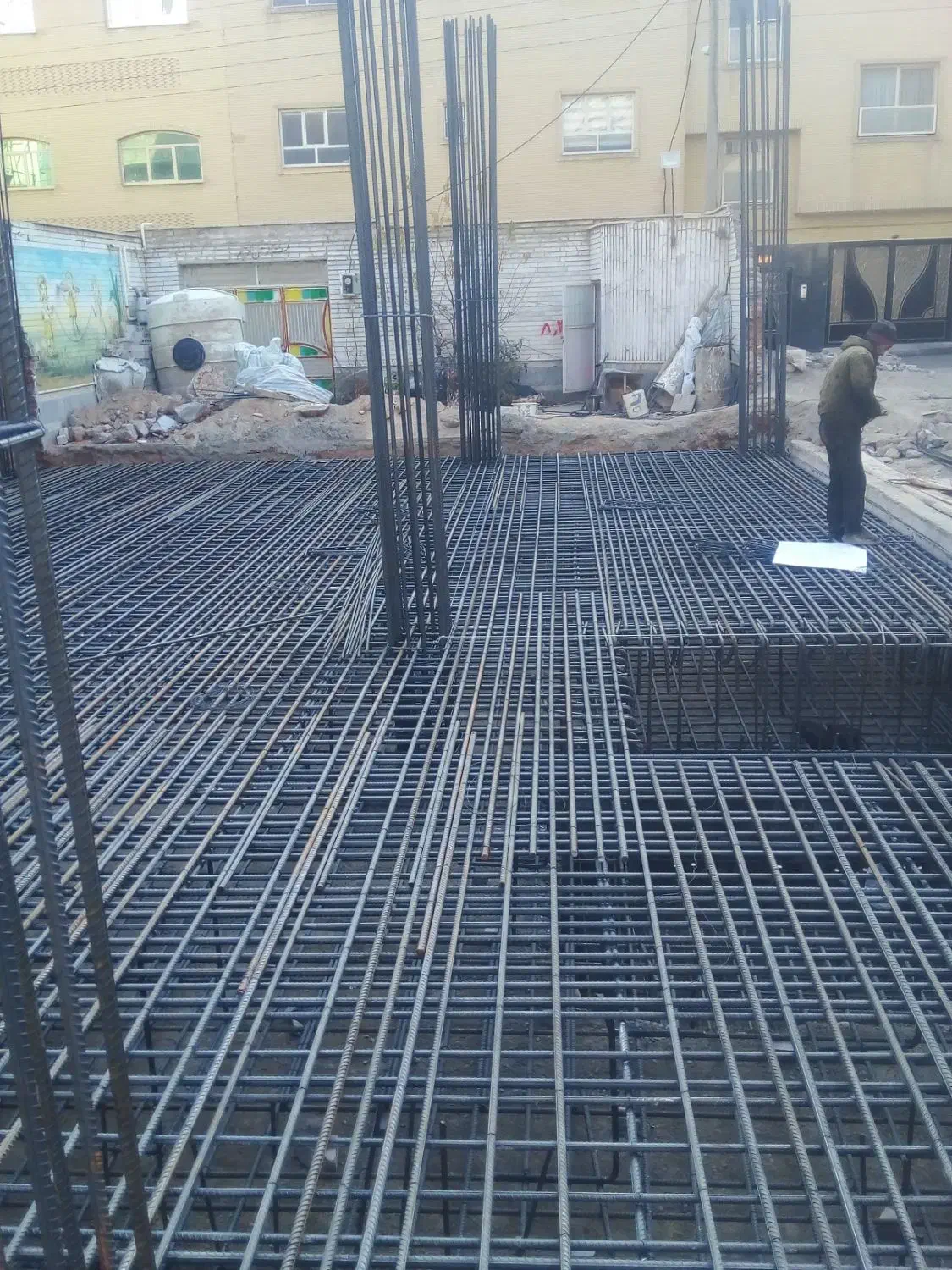 آرماتور بندی و قالب بندی بتن کار و بتن ریزی|خدمات پیشه و مهارت|تبریز, |دیوار