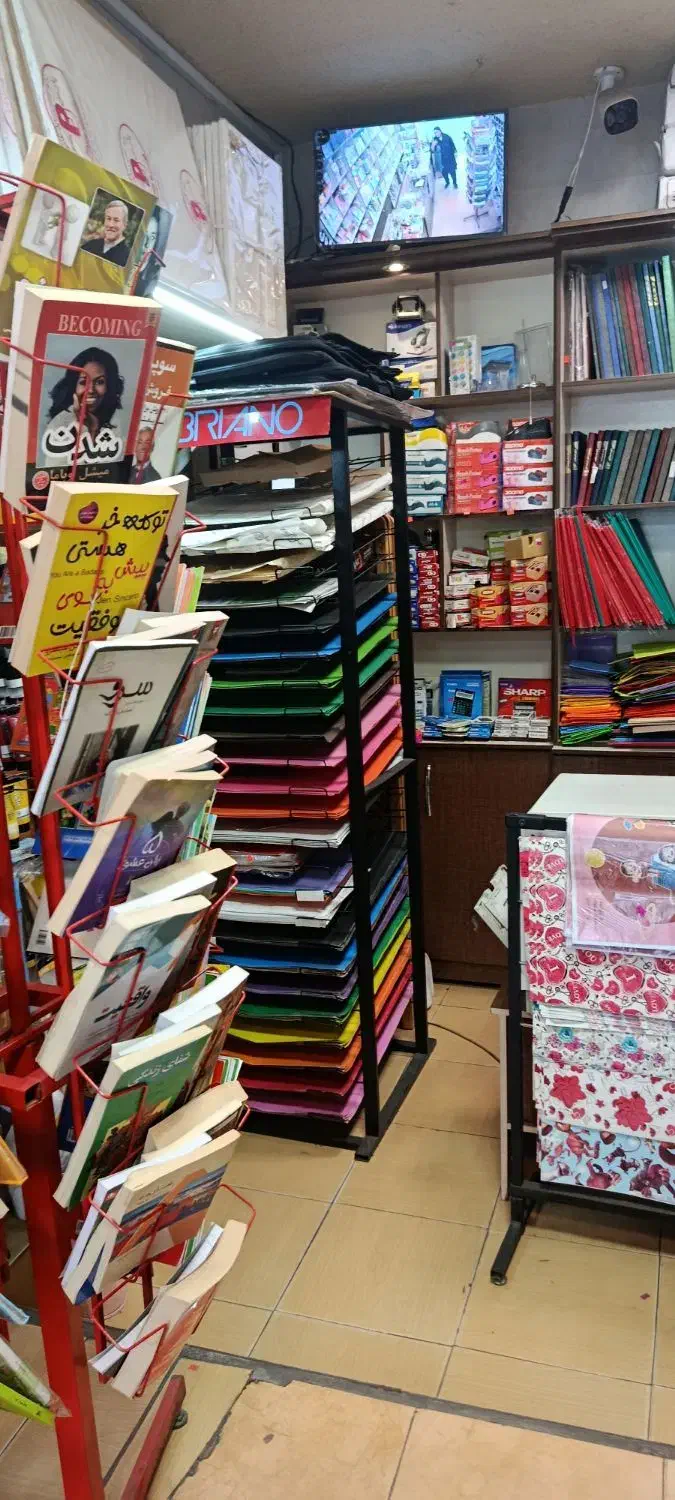 نیرو خانم برای کار در فروشگاه|استخدام بازاریابی و فروش|رشت, چله خانه|دیوار