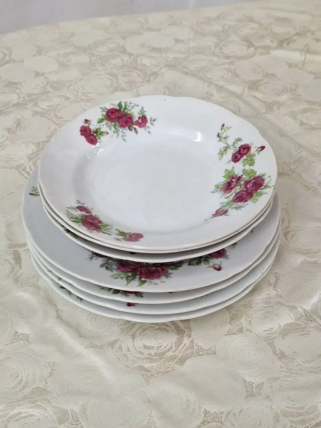 بشقاب گل سرخی|صنایع دستی و سایر لوازم تزئینی|صومعه‌سرا, |دیوار