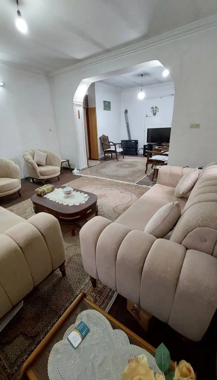 واحد دوبلکس /دارای حیاط و پارکینگ/بعثت|اجارهٔ آپارتمان|لاهیجان, گلستان|دیوار