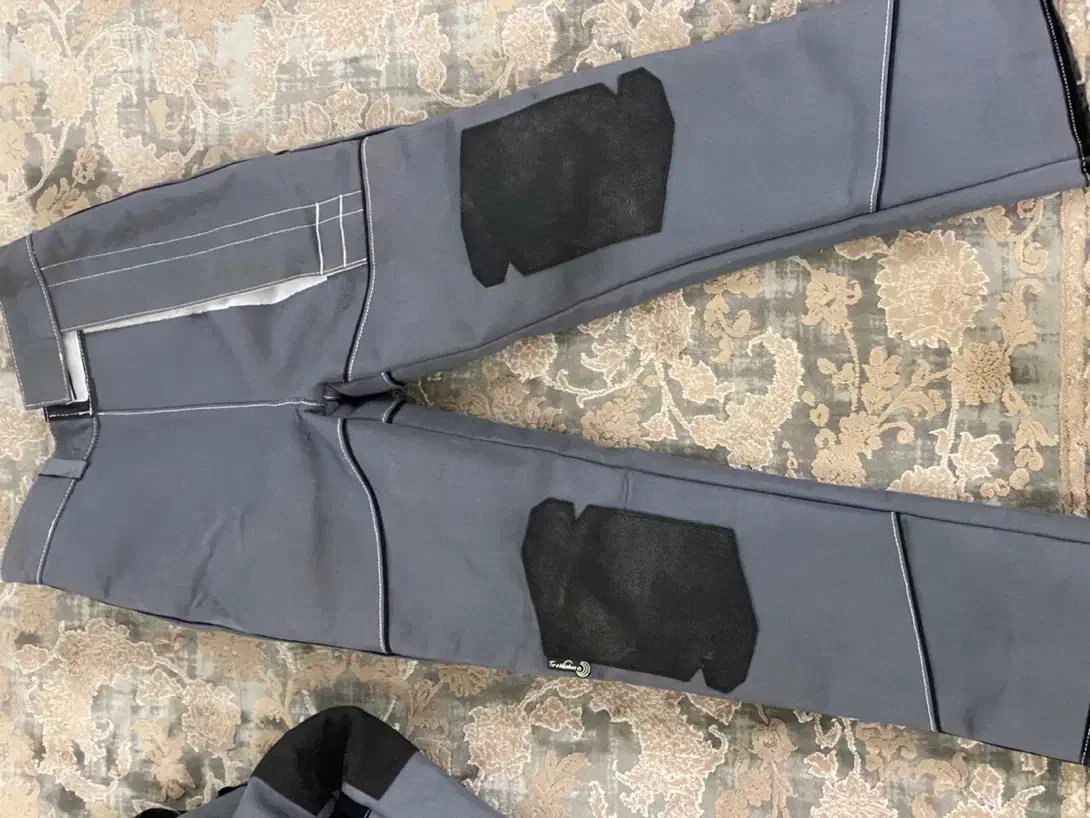 لباس تیراندازی|لباس|فردیس, نگارستان|دیوار