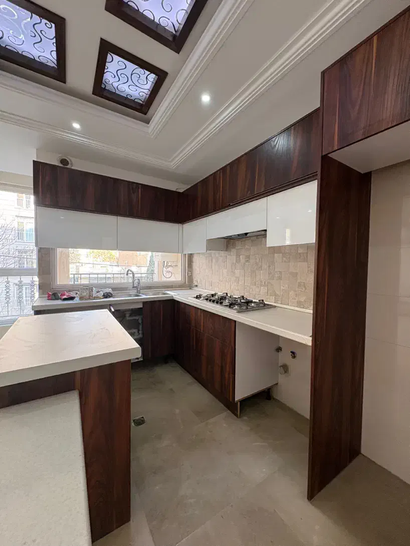 ۹۵ متر/نوساز کلید نخورده/تک واحدی/گذر برند غربی ها