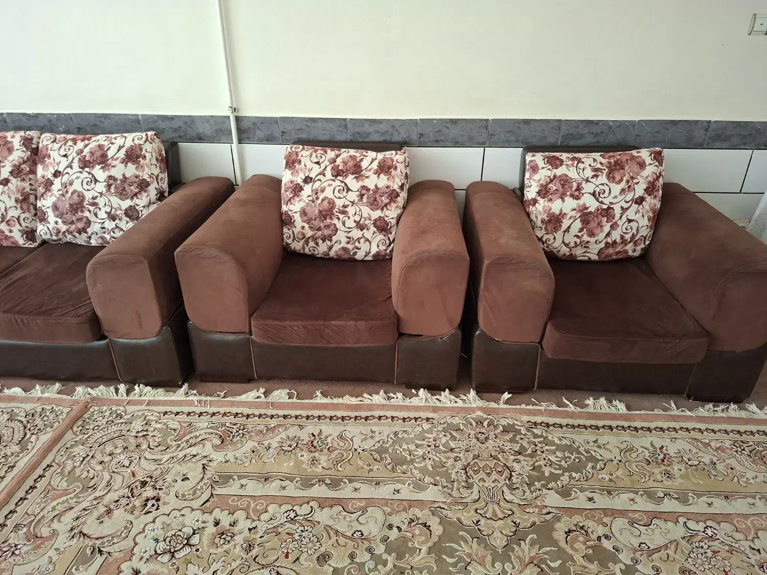 مبل پنج نفره|مبلمان خانگی و میز عسلی|فرخ‌شهر, |دیوار