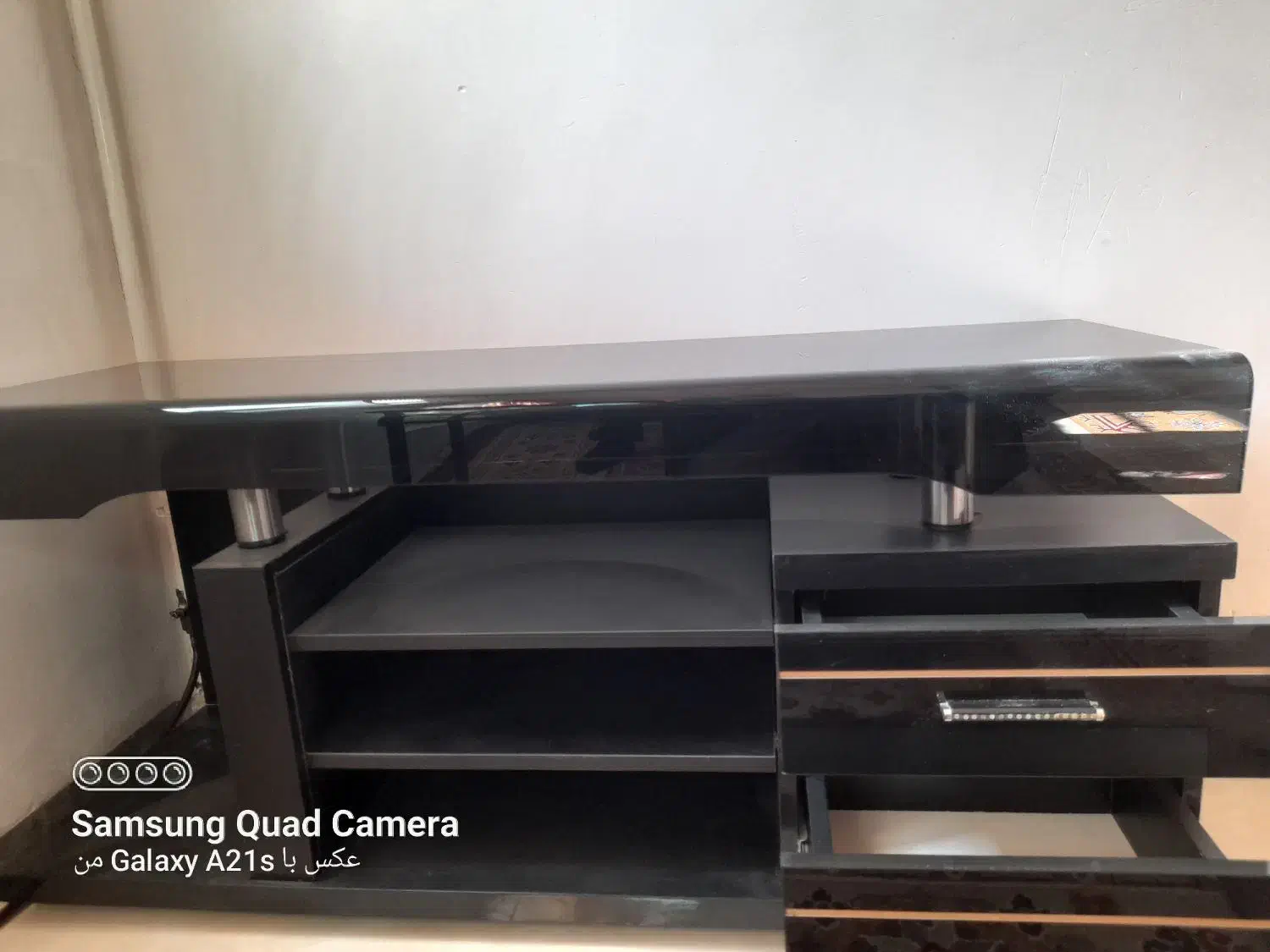 زیر تلویزیون|میز تلویزیون|شازند, |دیوار