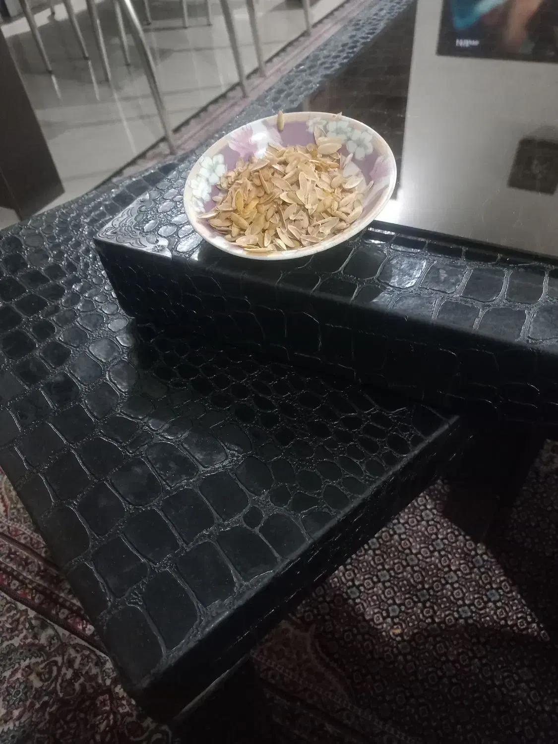 میز مشکی مربع یک در یک با چهار تارعسلی|مبلمان خانگی و میز عسلی|تهران, منیریه|دیوار