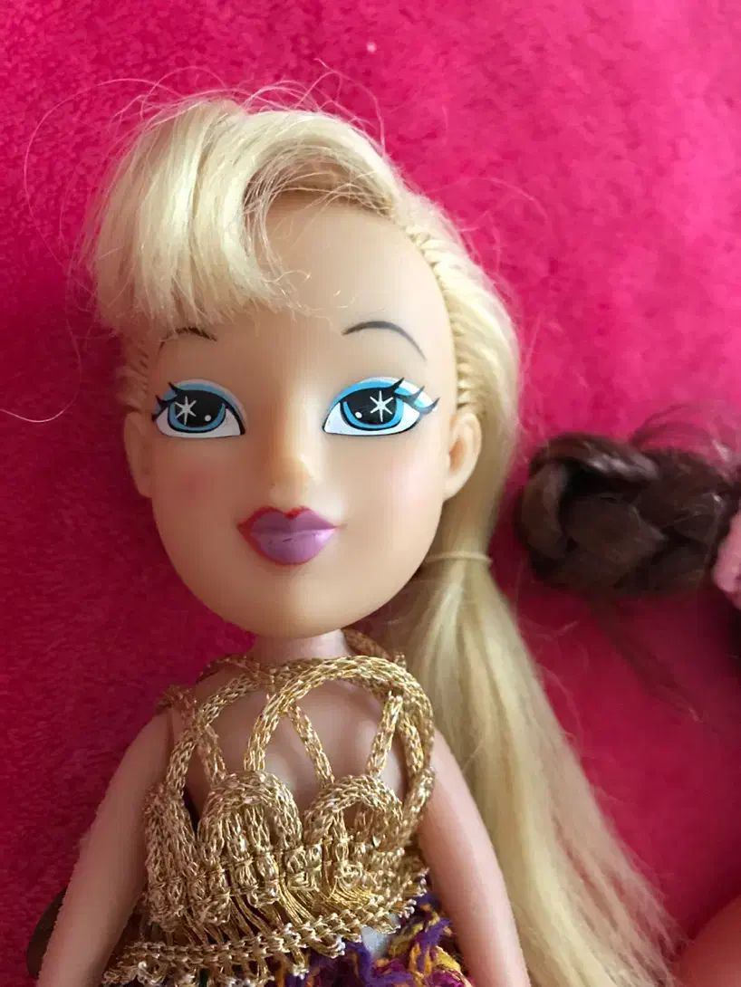 عروسک|اسباب‌بازی بچه|دوگنبدان, |دیوار