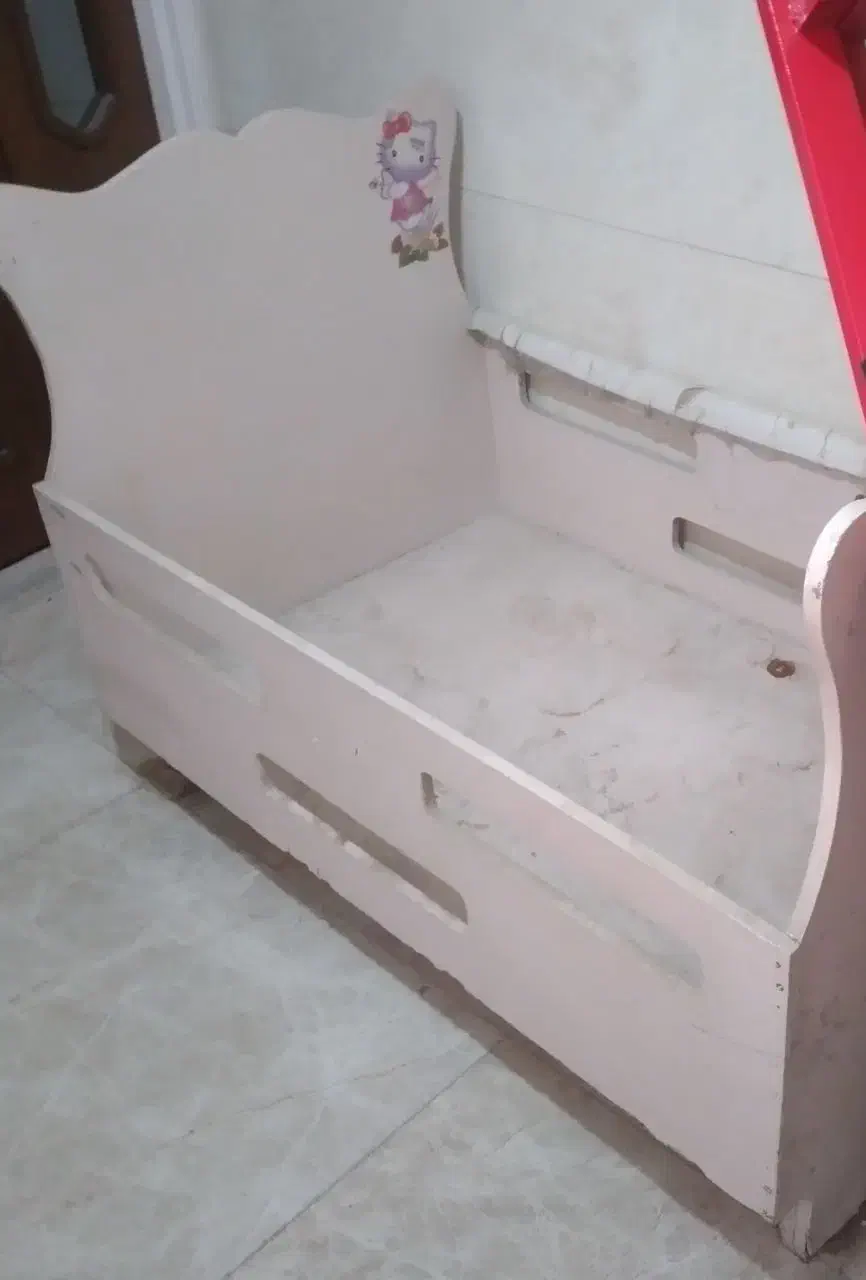 تخت خواب کودک|تخت و سرویس خواب|قم, مسجد امام حسن|دیوار