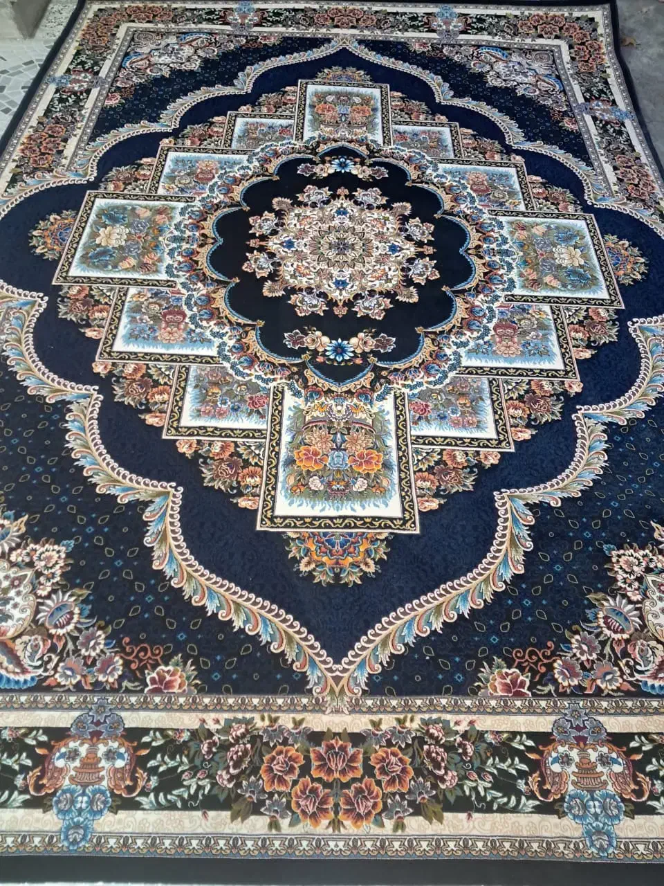 دوتخته فرش ۹متری ناردون ۷۰۰شان|فرش|ورامین, ریحان آباد|دیوار