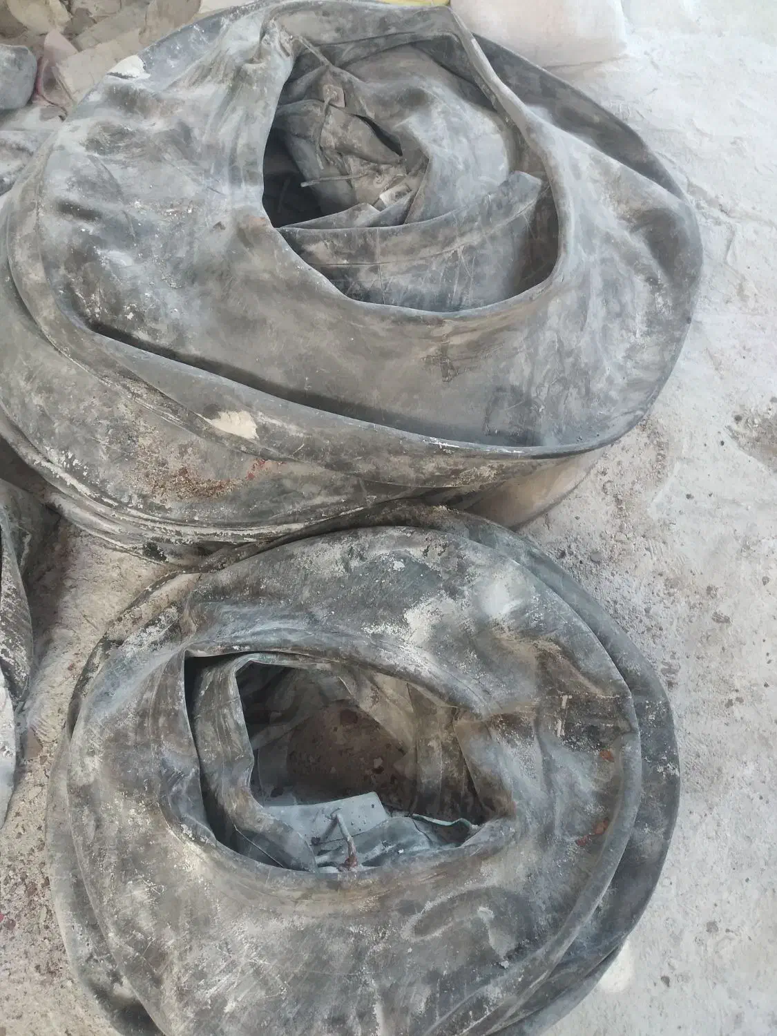 تعدادی تیوپ کامیون و خاور|قطعات یدکی و لوازم جانبی|قرچک, شهرک صنعتی کارا|دیوار