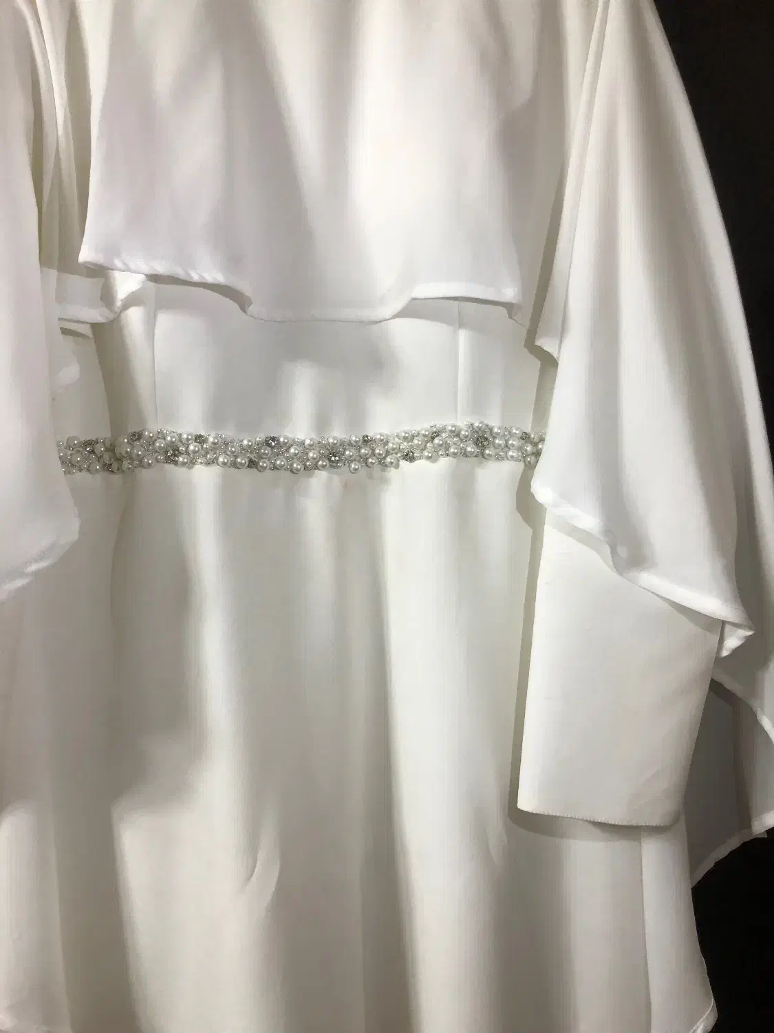 لباس مجلسی|لباس|قائن, |دیوار