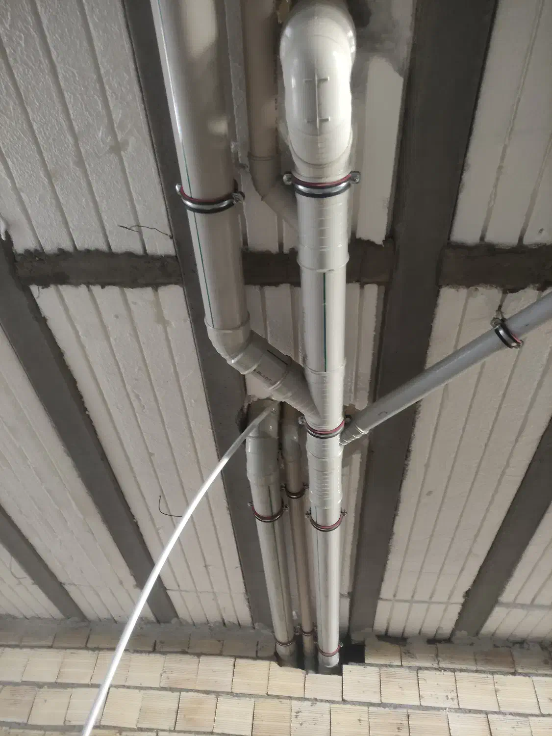 نیازمند شاگرد لوله کشی|استخدام معماری، عمران و ساختمانی|میانه, |دیوار