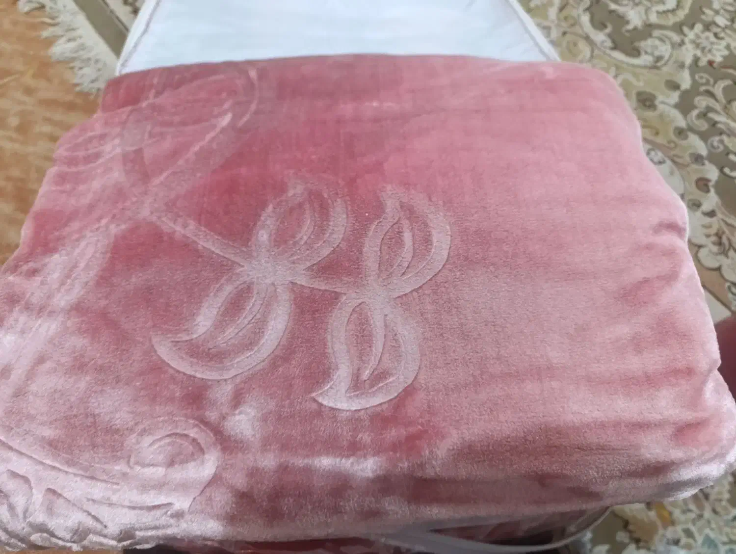 پتو|رختخواب، بالش، پتو|دوگنبدان, |دیوار