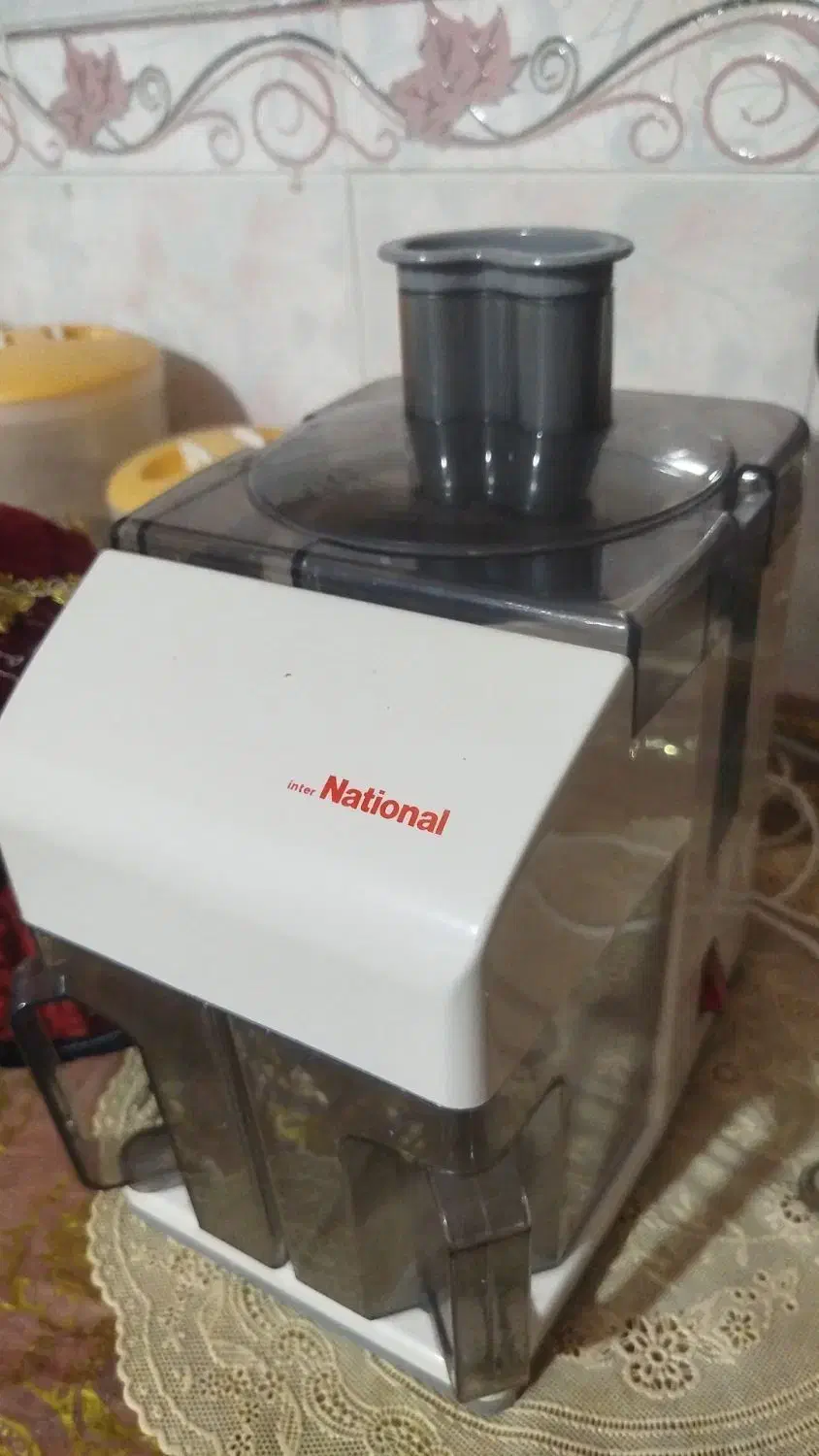 آب میوه گیری|آبمیوهگیر و آبمرکباتگیر|کوه چنار, |دیوار