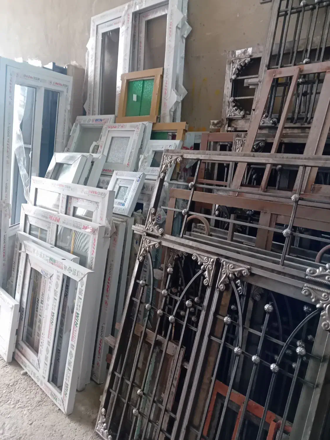 خریدو فروش  درب و پنجره بازار قوچان نبش بهشتی ۱۹|مصالح و تجهیزات ساختمان|قوچان, |دیوار