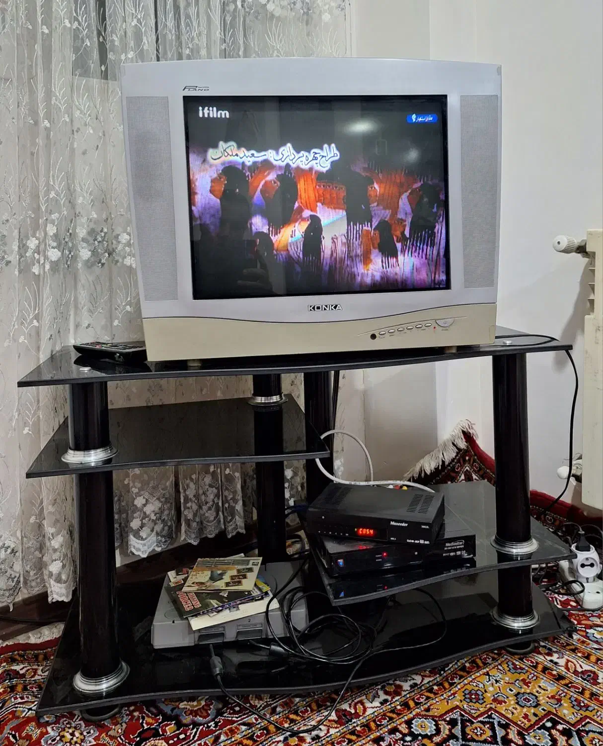 تلویزیون ۲۱ اینج konka با میزش|تلویزیون و پروژکتور|تهران, تولید دارو|دیوار