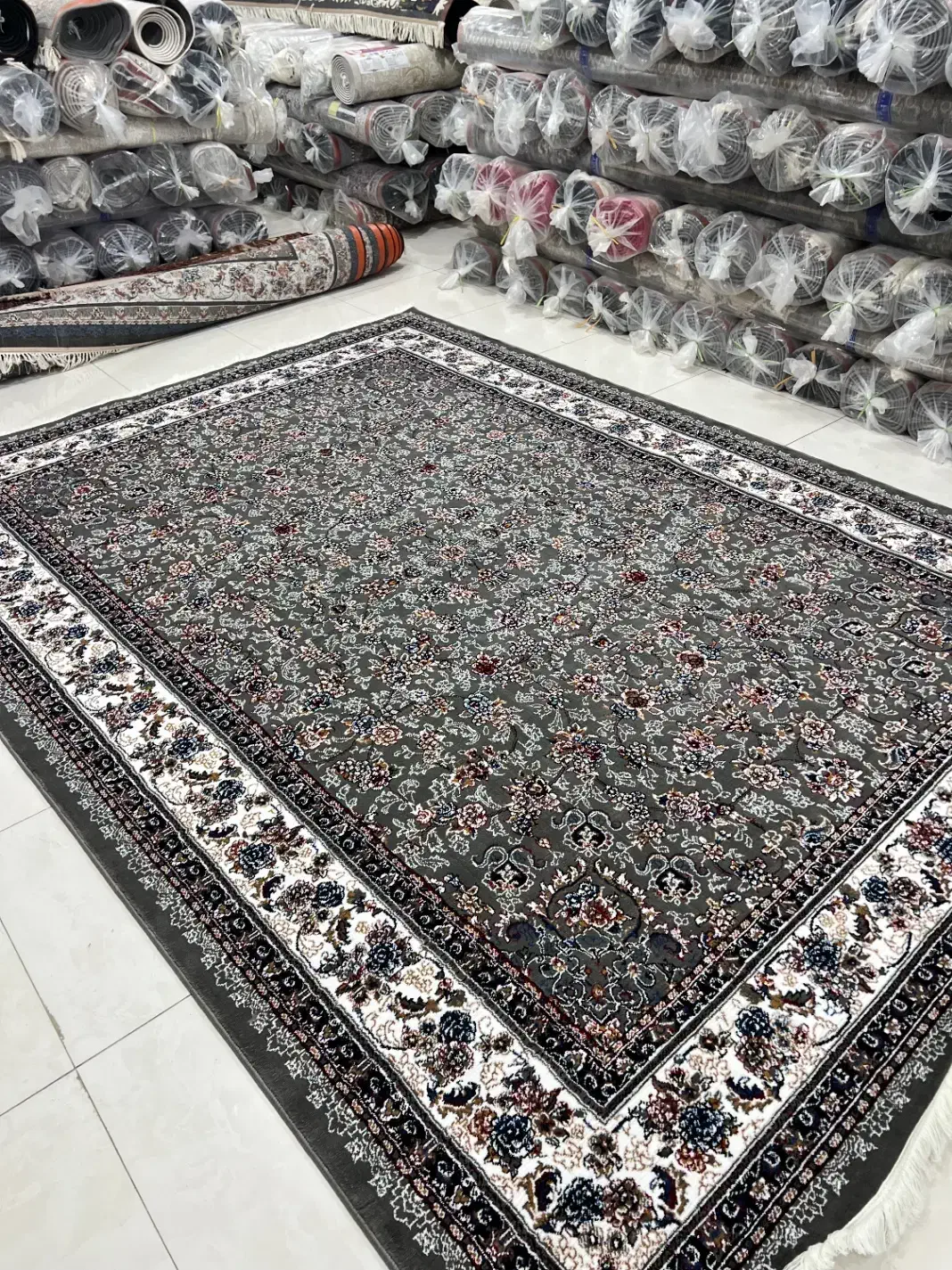 هشت‌جفت فرش ۱۲متری رنگ طوسی|فرش|شیراز, شهرک فرزانگان|دیوار