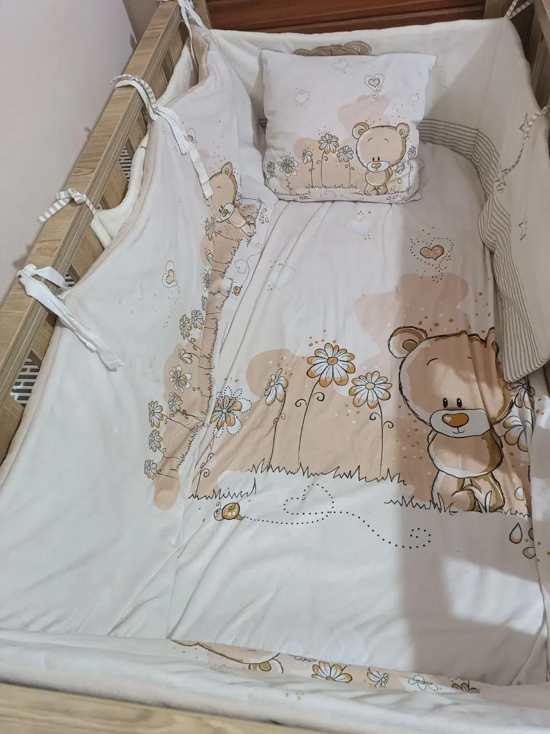 تخت نوزاد|تخت و صندلی بچه|مشکین‌دشت, |دیوار