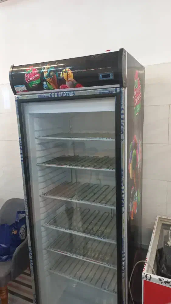 فریزر ایستاده نو یک ماه کارکرد|کافی‌شاپ و رستوران|محمودآباد, |دیوار