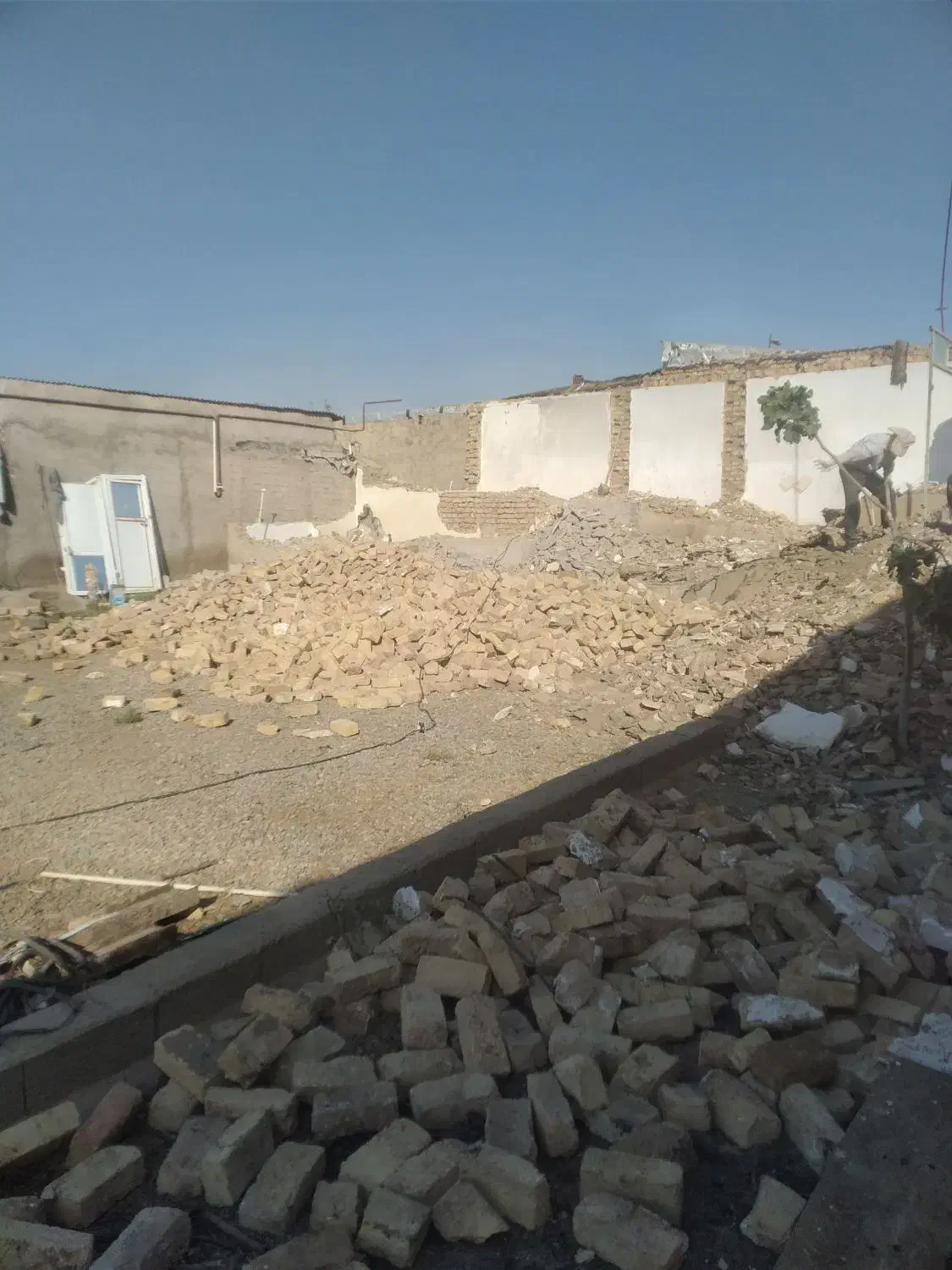 تخریب و تعمیرات ونوسازی ساختمان|خدمات پیشه و مهارت|قزوین, |دیوار