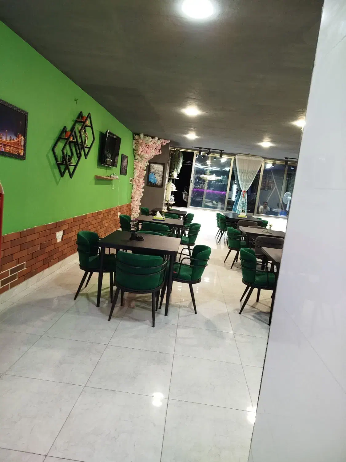 تعدادی تجهیزات به فروش میرسد|فروشگاه و مغازه|مرند, |دیوار