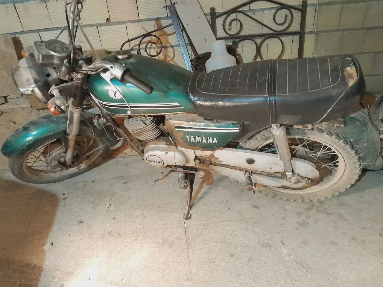 سه چرخه|اسباب‌بازی بچه|تویسرکان, |دیوار