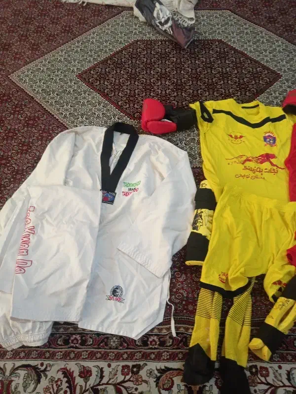 لباس ورزشی در حد نو نو سالم تمیز|تجهیزات ورزشی|شیراز, پودنک|دیوار