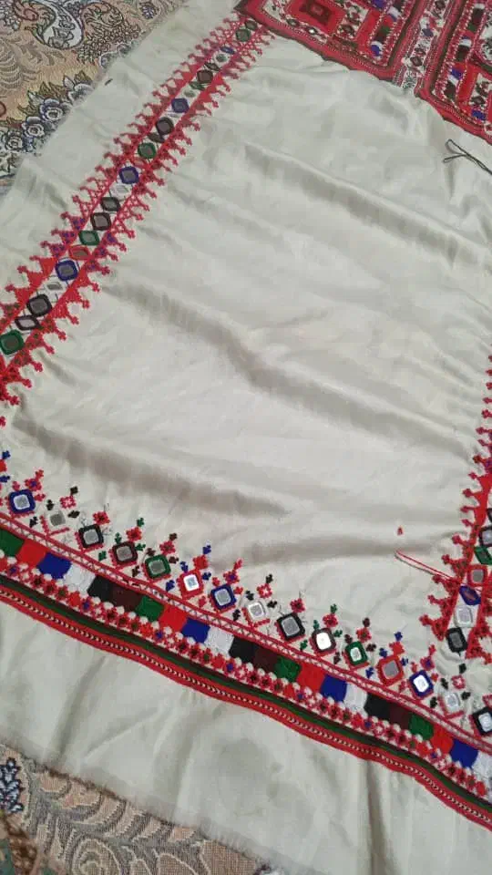 لباس دست دوز|لباس|چابهار, |دیوار