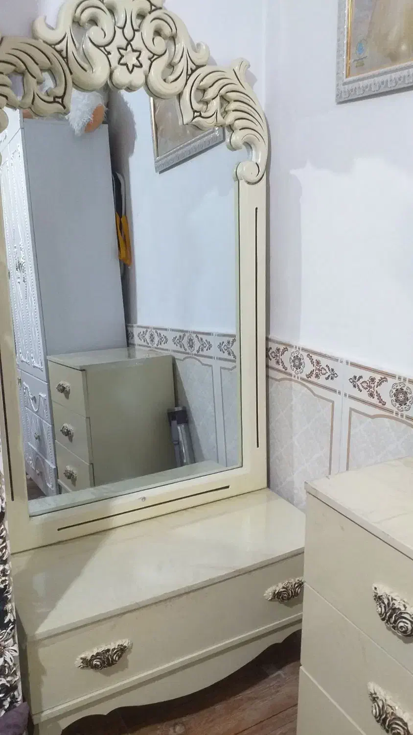 آیینه کنسول|بوفه، ویترین، کنسول|قرچک, زیبا شهر|دیوار