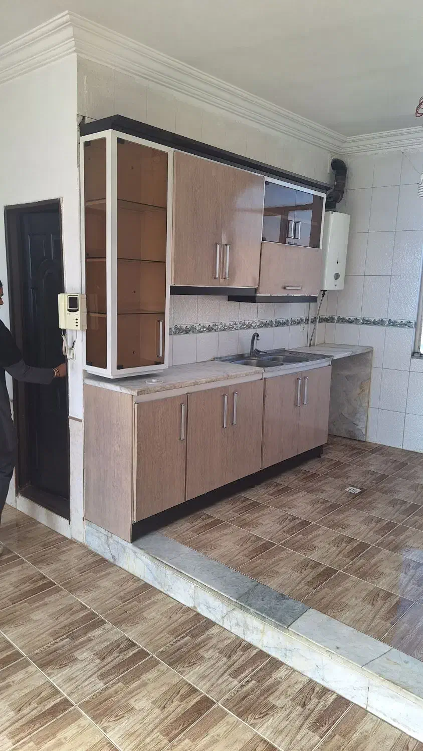 اجاره آپارتمان طبقه اول فرحبخش شرقی 30|اجارهٔ آپارتمان|نیشابور, مدرس|دیوار