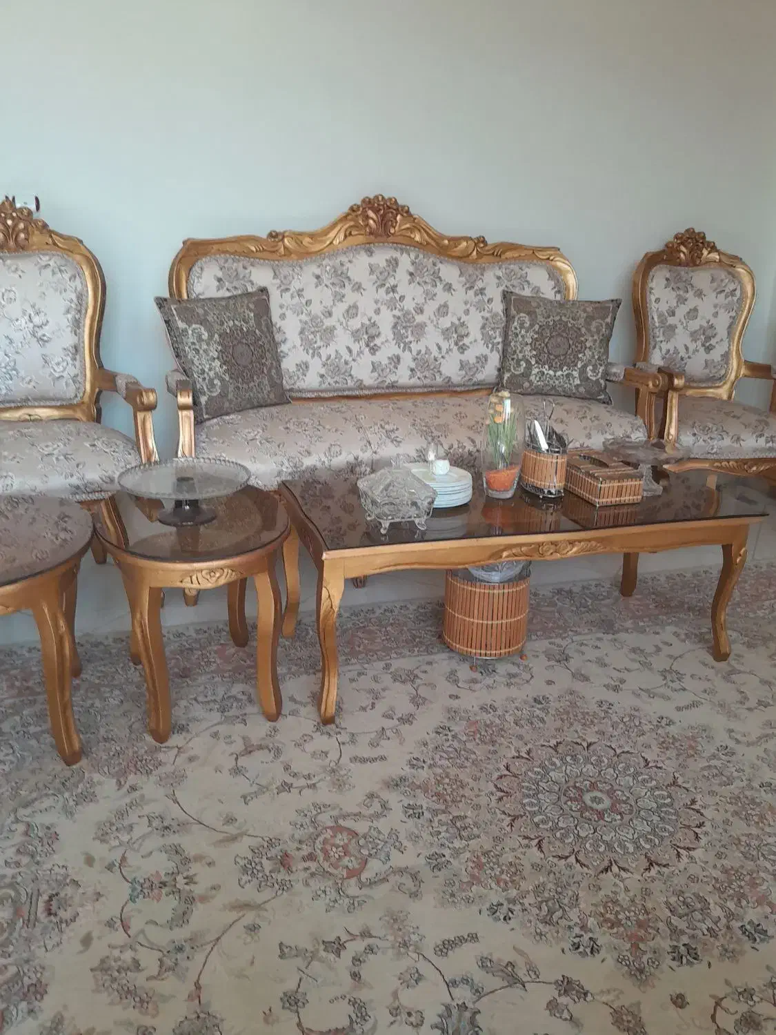 مبلمان استیل طلایی|مبلمان خانگی و میز عسلی|اصفهان, باغ زرشک|دیوار