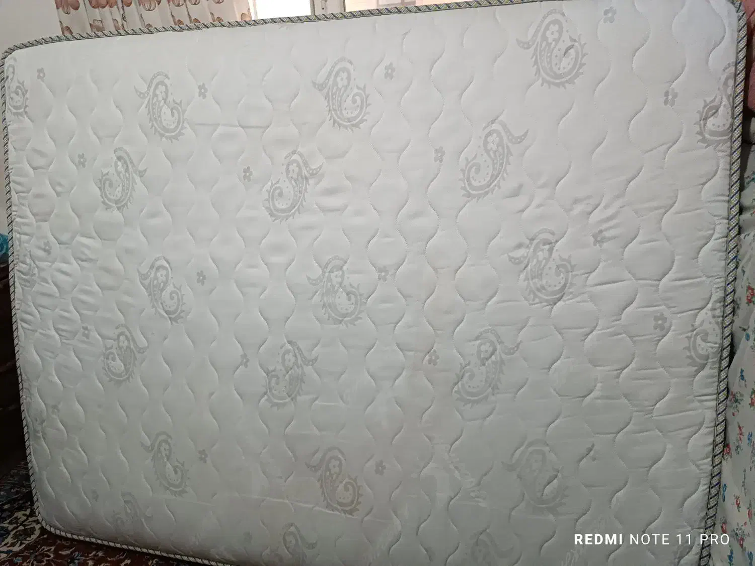 تشک خوشخواب|تشک تختخواب|کاشان, ۲۲ بهمن|دیوار