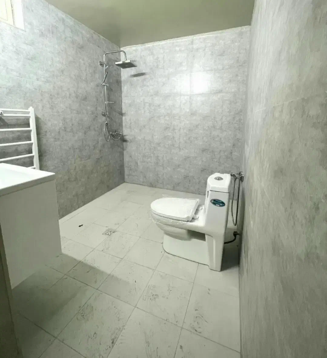 ۳۰۰ متر تک واحدی پاسداران / قابل تبدیل