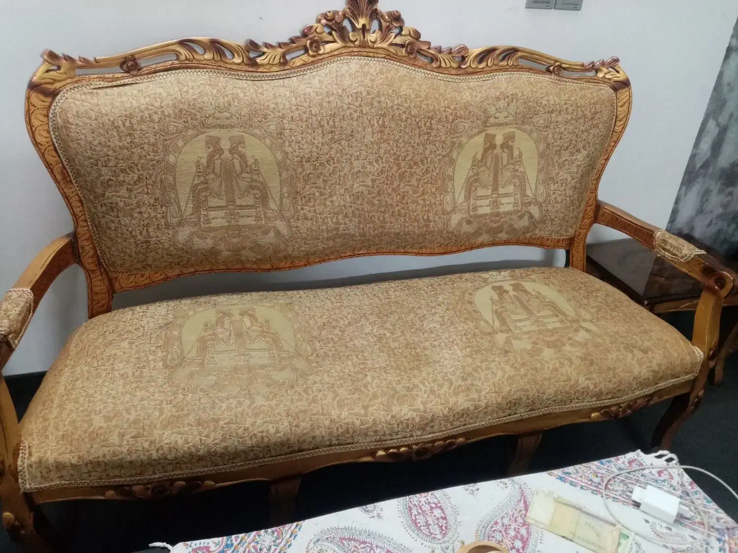 مبل نه نفره با میز های ان .تمیز|مبلمان خانگی و میز عسلی|فلاورجان, |دیوار