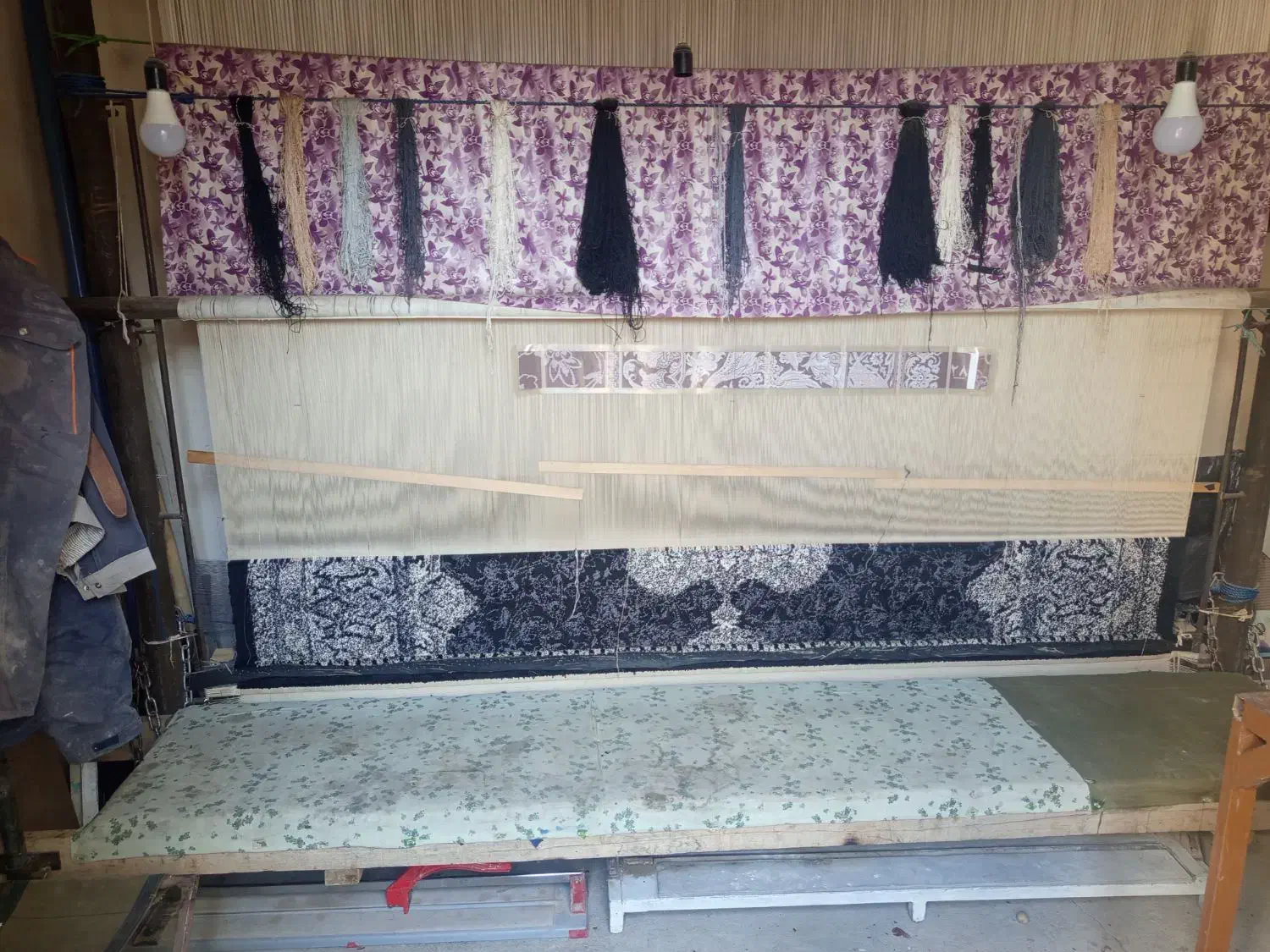 فروش قالی تمام ابریشم نیمه کاره 2.5. 3.5|فرش|مراغه, |دیوار