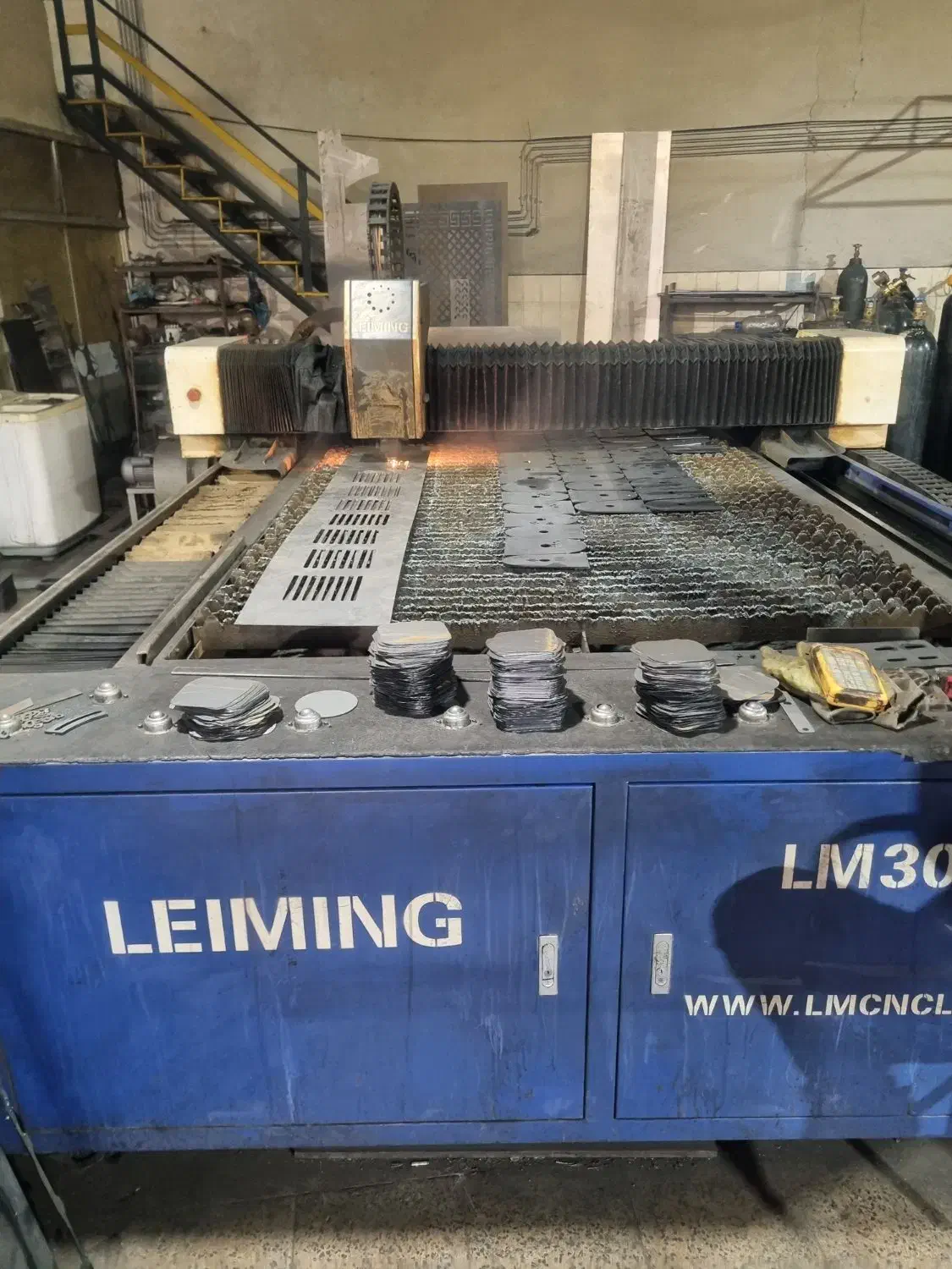 برش .خمکاری و طراحی انواع قطعات صنعتی و والپست|خدمات پیشه و مهارت|ارومیه, |دیوار