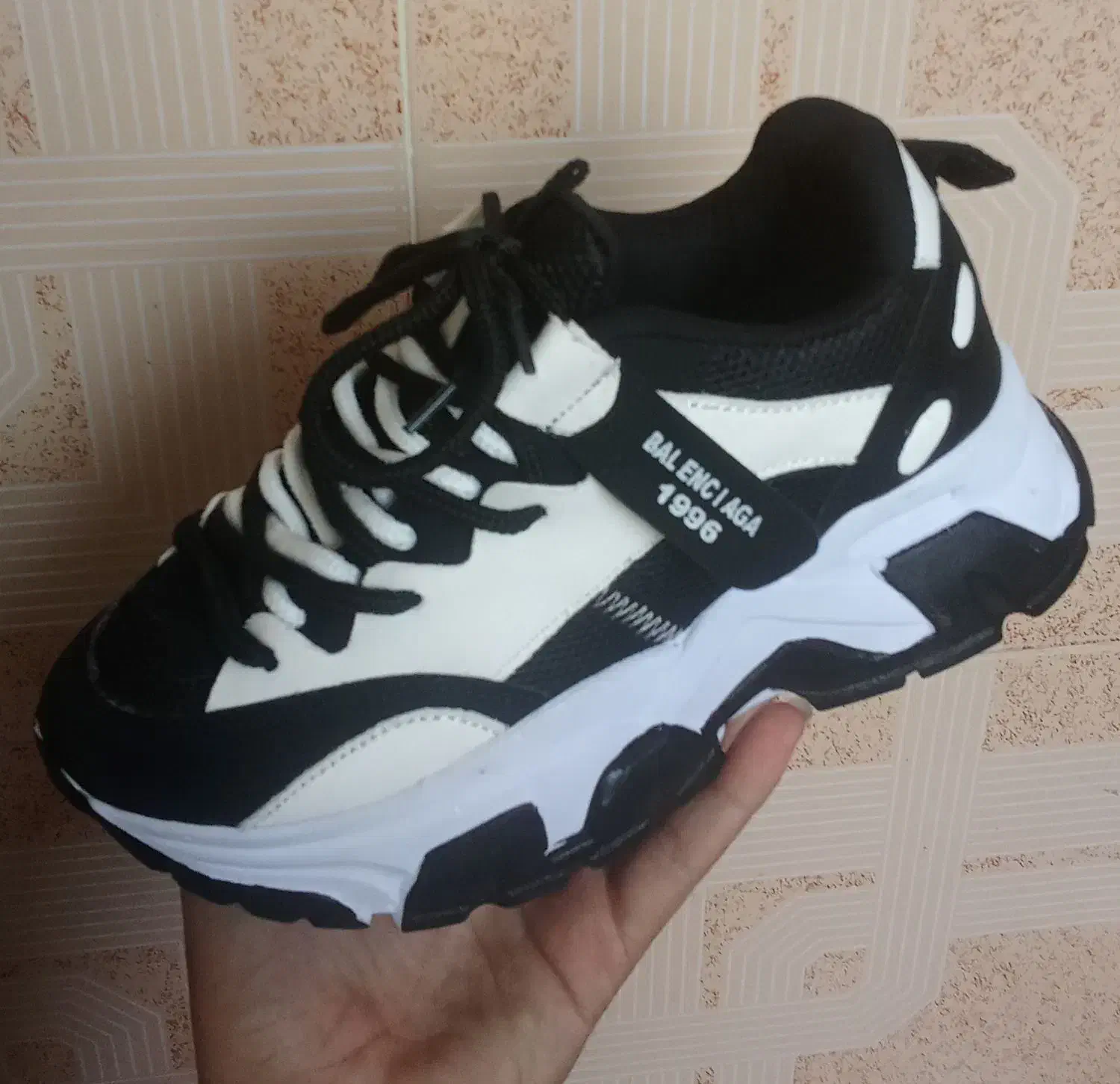 کتونی|کیف، کفش، کمربند|محمدشهر, شهرک چمران|دیوار