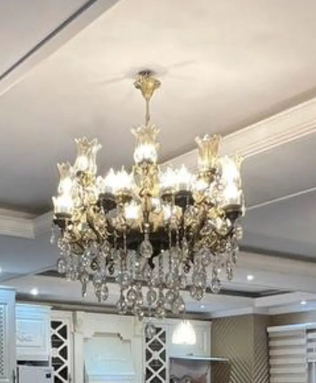 لوستر ۲۳ شعله برنجی فوق سنگین تو پر اصلی|لوستر و چراغ آویز|تهران, مجیدآباد|دیوار