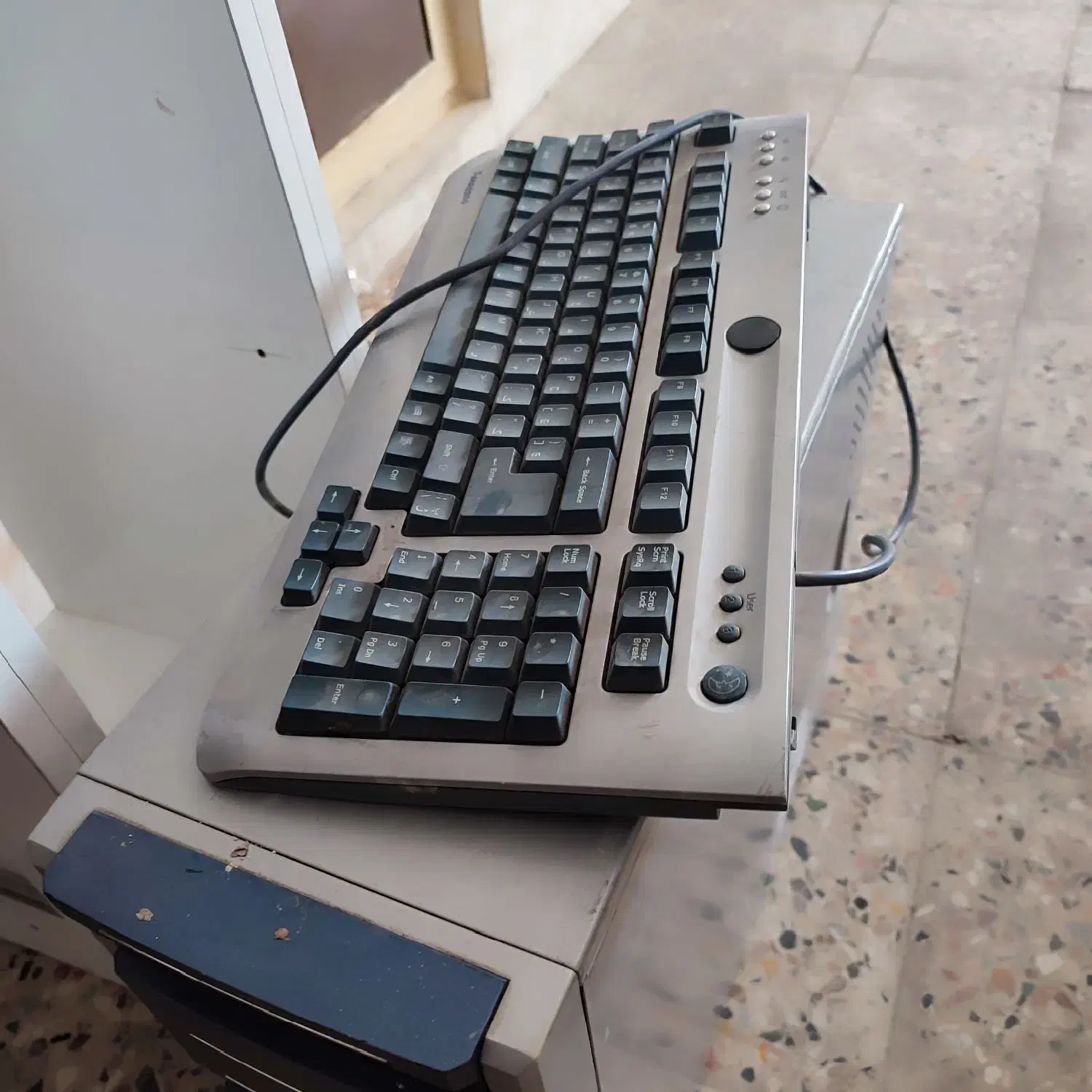 کامپیوتر + مانیتور + کیبرد + موس|رایانه رومیزی|ازنا, |دیوار