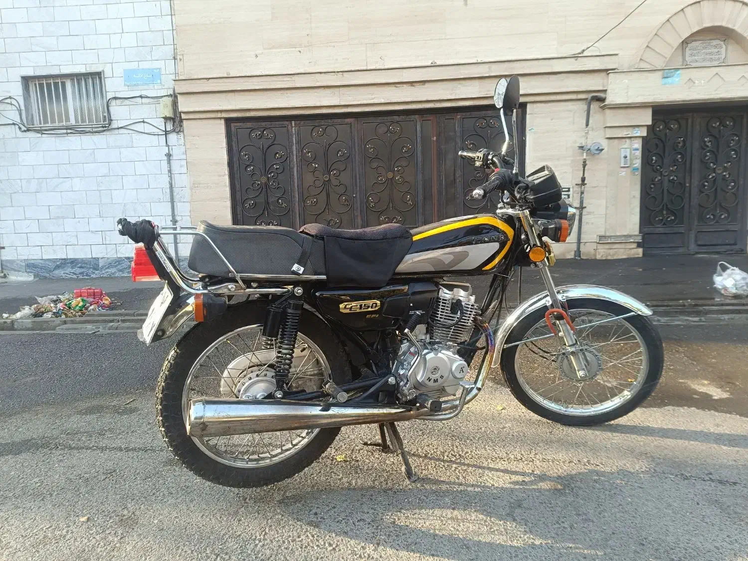 موتور سیکلت|موتورسیکلت|ری, شهادت|دیوار